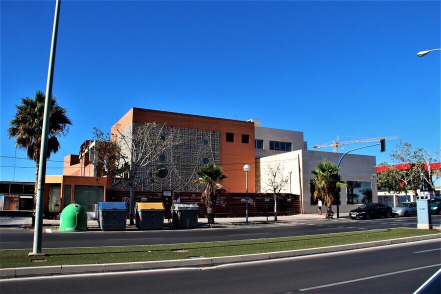 Polígono Babel portfolio of 2 properties for sale on LoopNet.com - Building Photo - Image 2 of 30