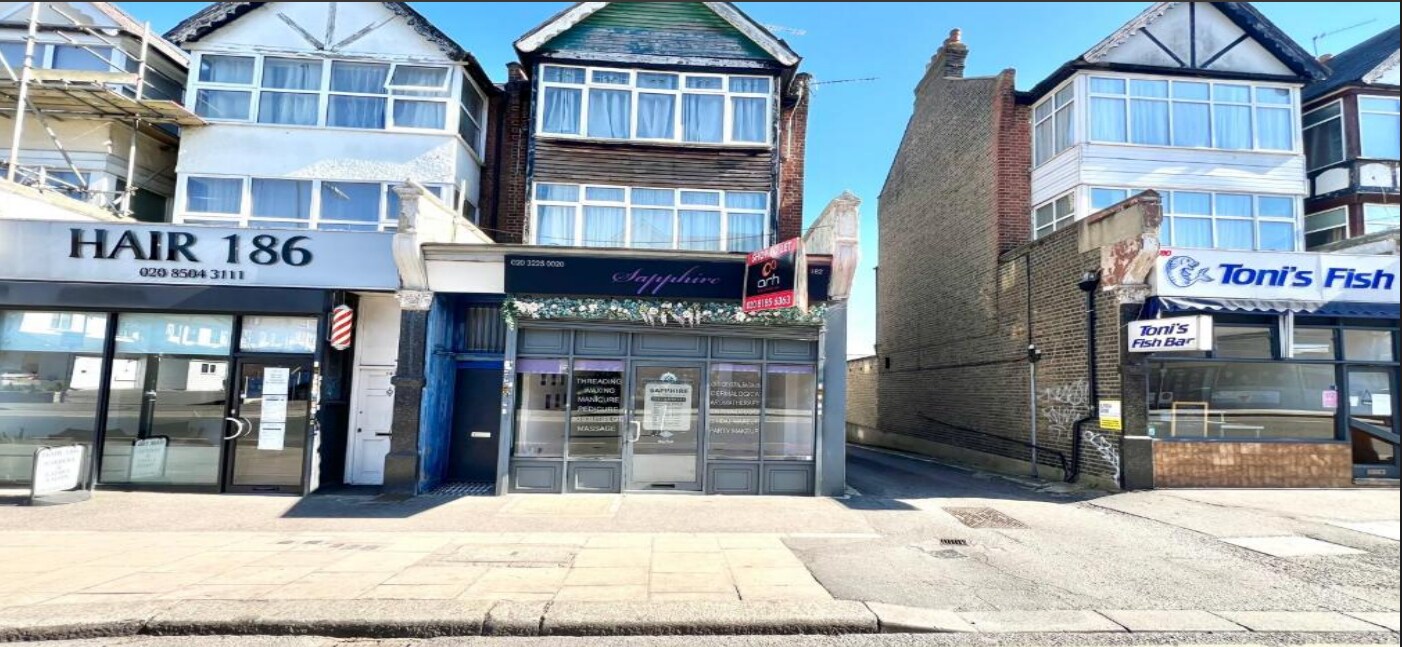 182 High Rd, Woodford Green for sale Primary Photo- Image 1 of 1