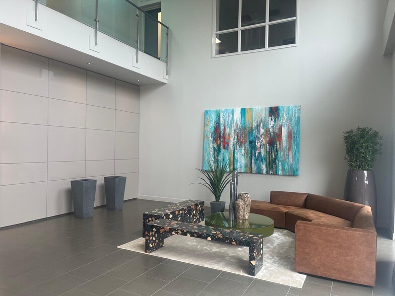 2 Station Ct, London for lease - Interior Photo - Image 3 of 14