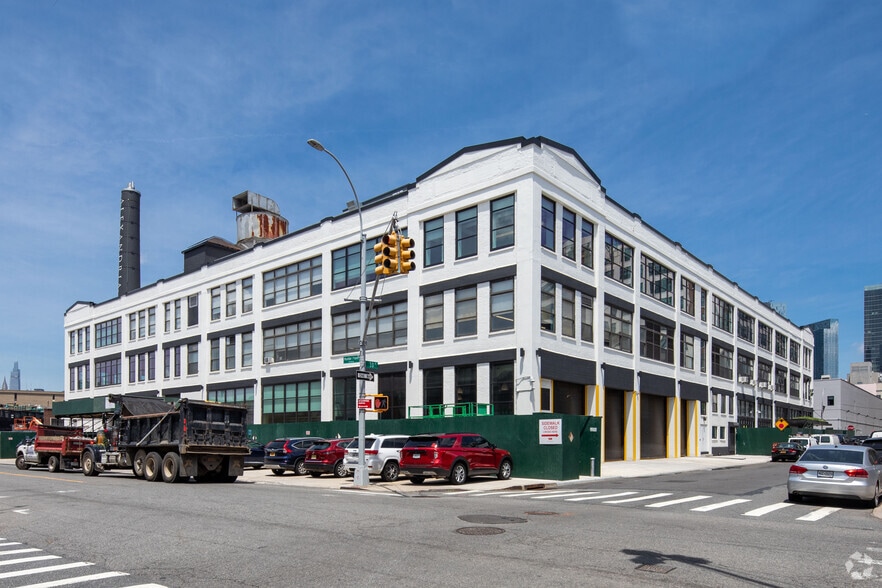 30-02 48th Ave, Long Island City, NY for lease - Building Photo - Image 2 of 6
