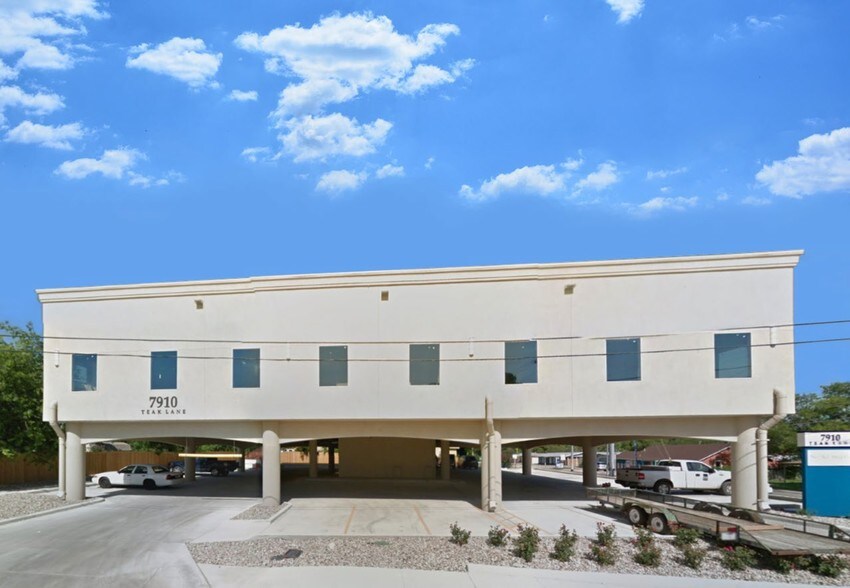 7910 Teak Ln, San Antonio, TX for sale - Primary Photo - Image 1 of 1