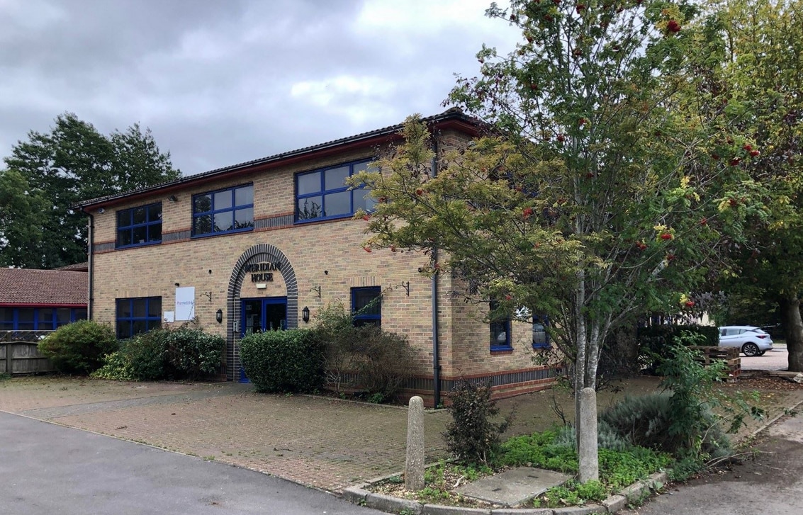 Landscape Clos, Bicester for lease Building Photo- Image 1 of 4