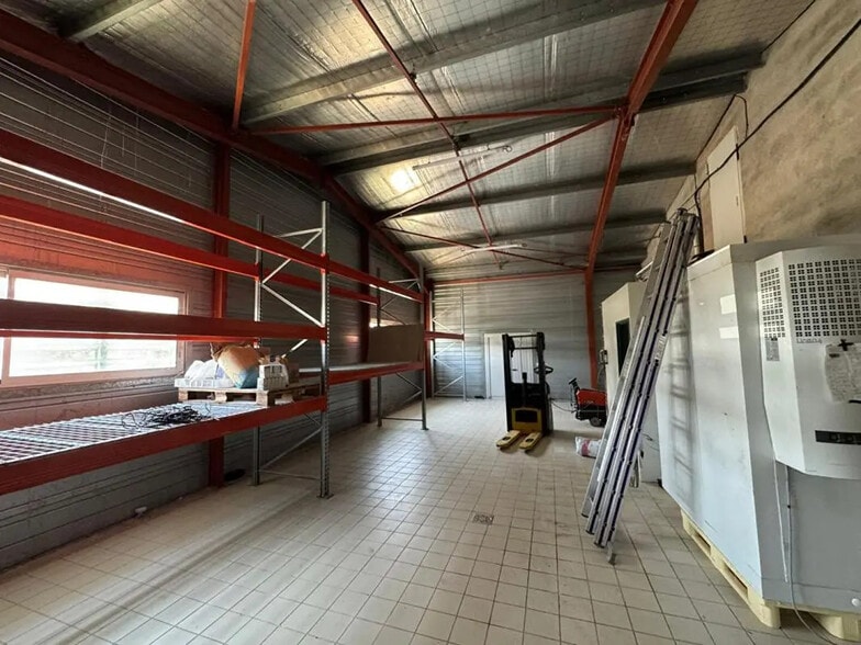 Industrial in Fontenilles for sale - Interior Photo - Image 3 of 5