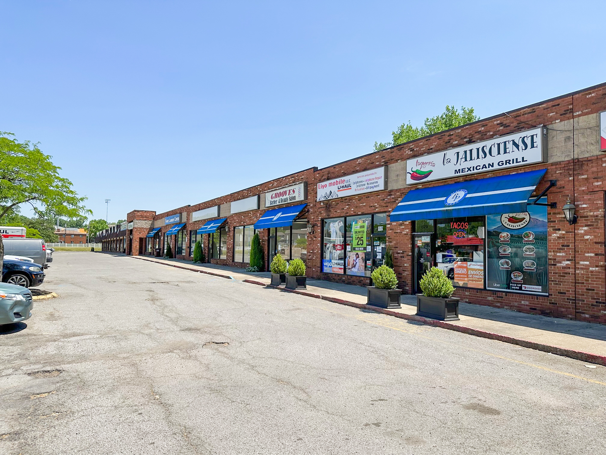 6511-6577 E Livingston Ave, Reynoldsburg, OH for lease Building Photo- Image 1 of 29