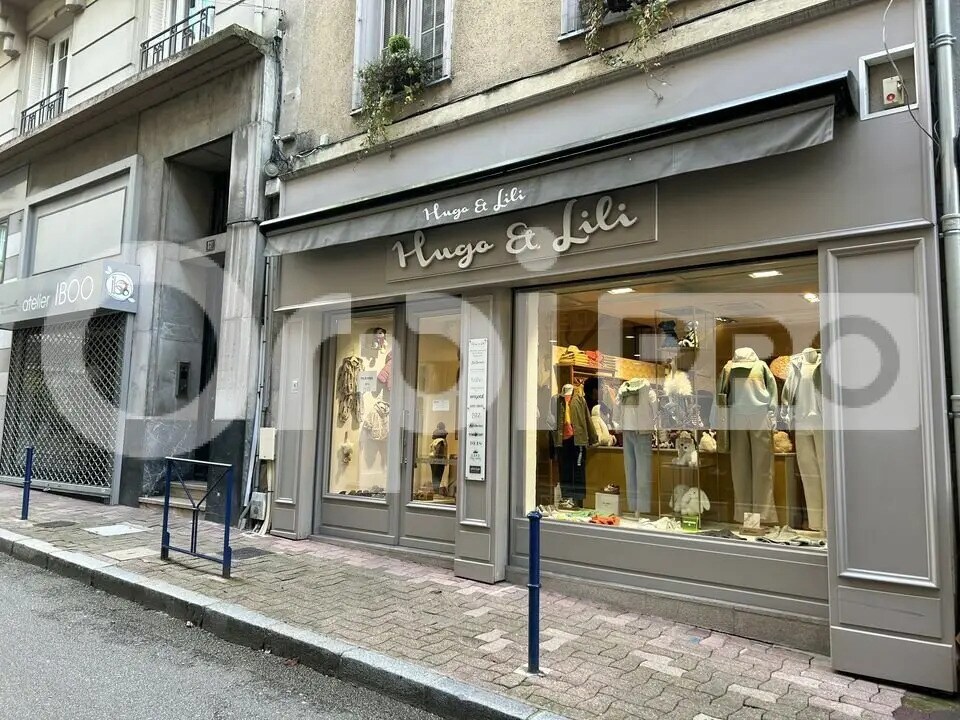 Retail in Limoges for lease Building Photo- Image 1 of 10