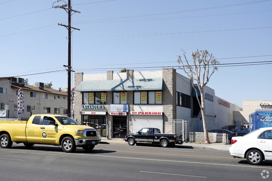 9051-9053 Van Nuys Blvd, Panorama City, CA for lease - Building Photo - Image 3 of 11
