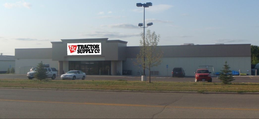 Retail in Flandreau, SD for sale Building Photo- Image 1 of 1