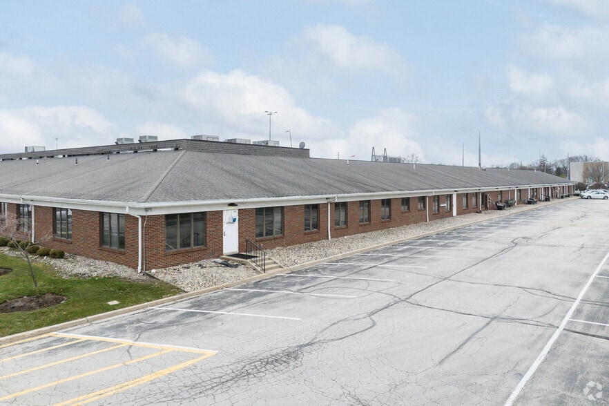 1050 Isaac Streets Dr, Oregon, OH for lease - Building Photo - Image 2 of 5