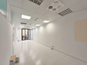 Retail in Vilafranca del Penedès, Barcelona for lease Interior Photo- Image 2 of 11