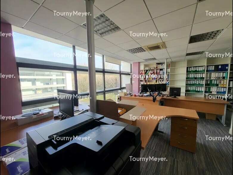 Office in Bayonne for lease - Interior Photo - Image 3 of 7