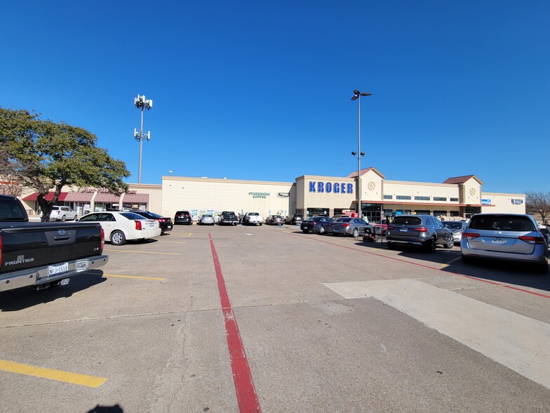 4001-4101 W Green Oaks Blvd, Arlington, TX for lease - Building Photo - Image 1 of 10