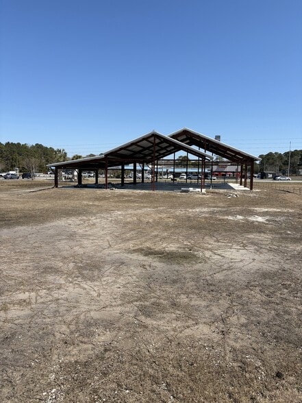 1660 Seaside SW Rd, Sunset Beach, NC for sale - Primary Photo - Image 1 of 3