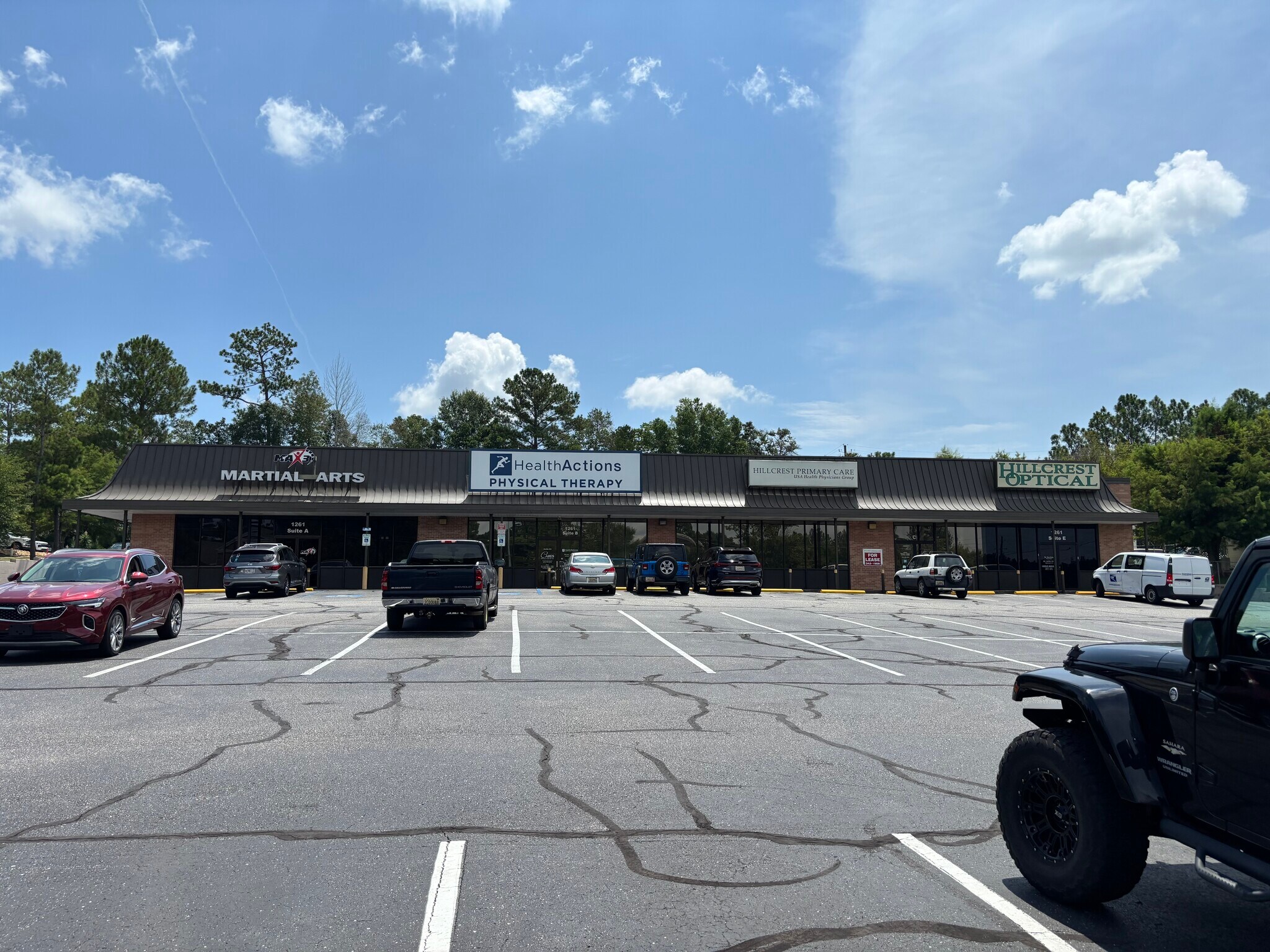 1261 Hillcrest Rd, Mobile, AL for lease Building Photo- Image 1 of 3
