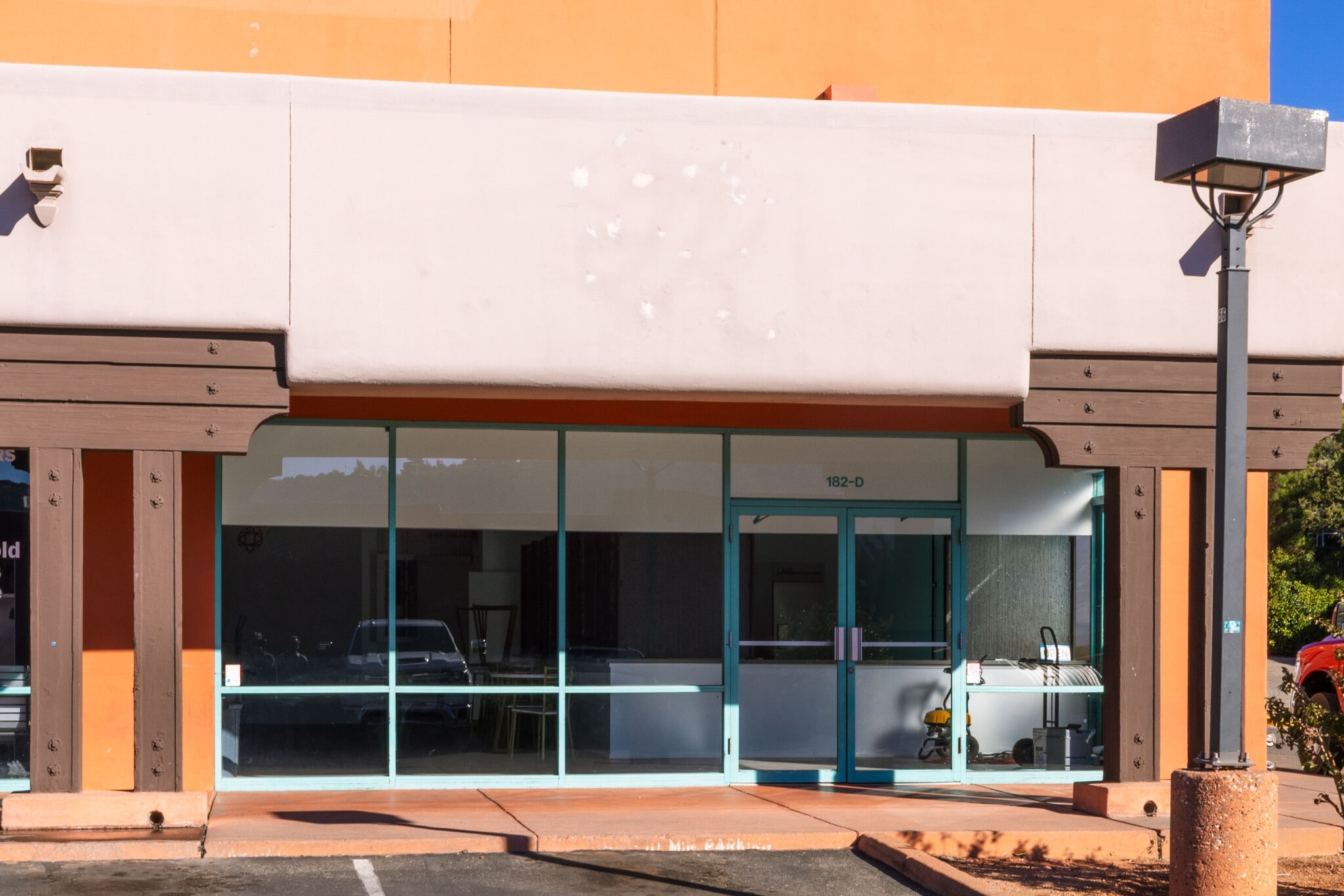 160 Coffee Pot Dr, Sedona, AZ for lease Interior Photo- Image 1 of 8