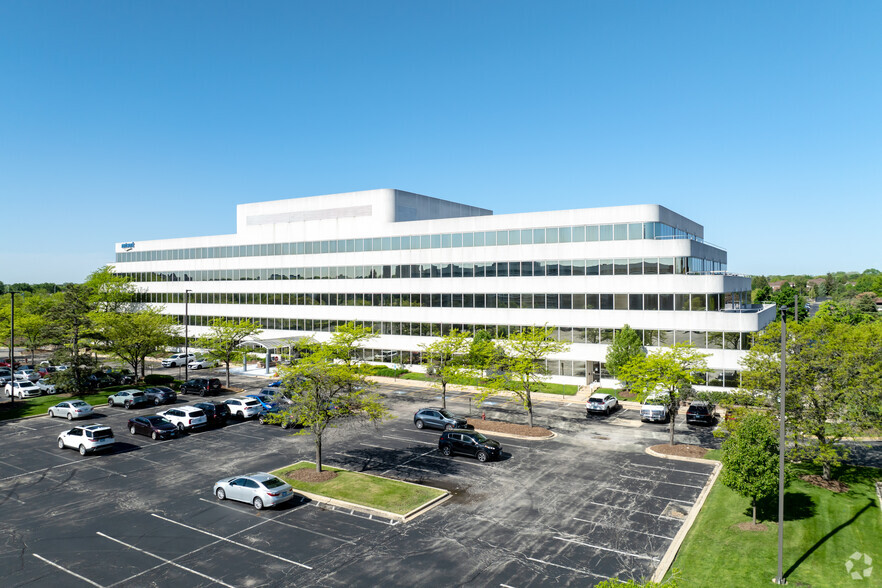 1100 E Woodfield Rd, Schaumburg, IL for lease - Building Photo - Image 1 of 7