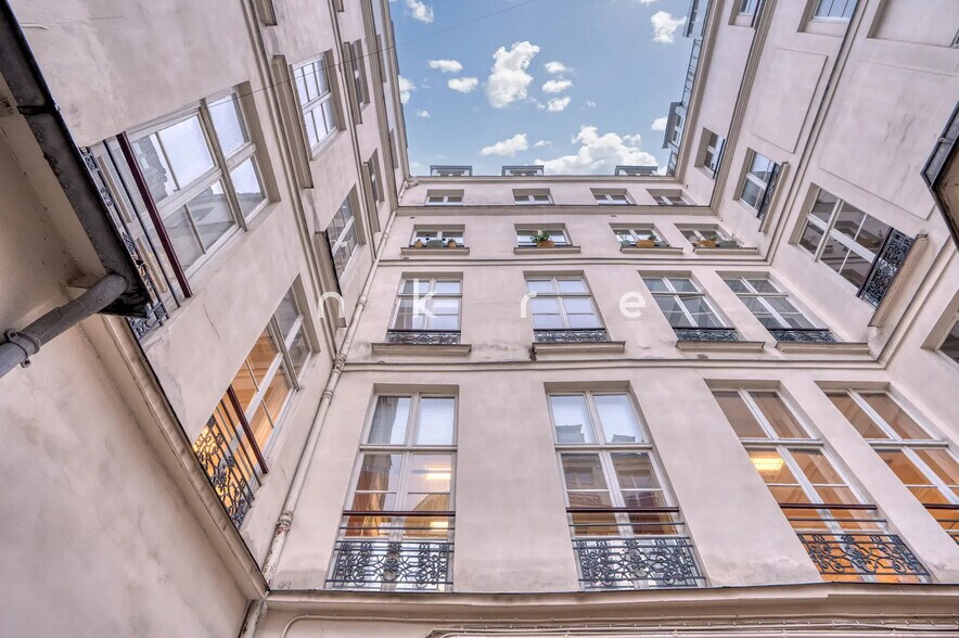 Office in Paris for lease - Building Photo - Image 1 of 9