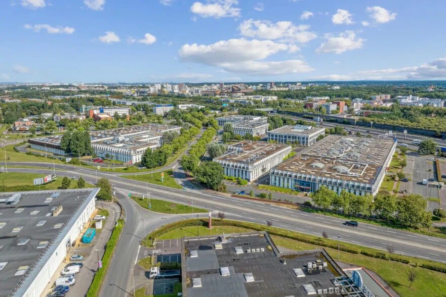 Rue Du Luberon Et Du Vercors, Évry for lease - Aerial - Image 3 of 3