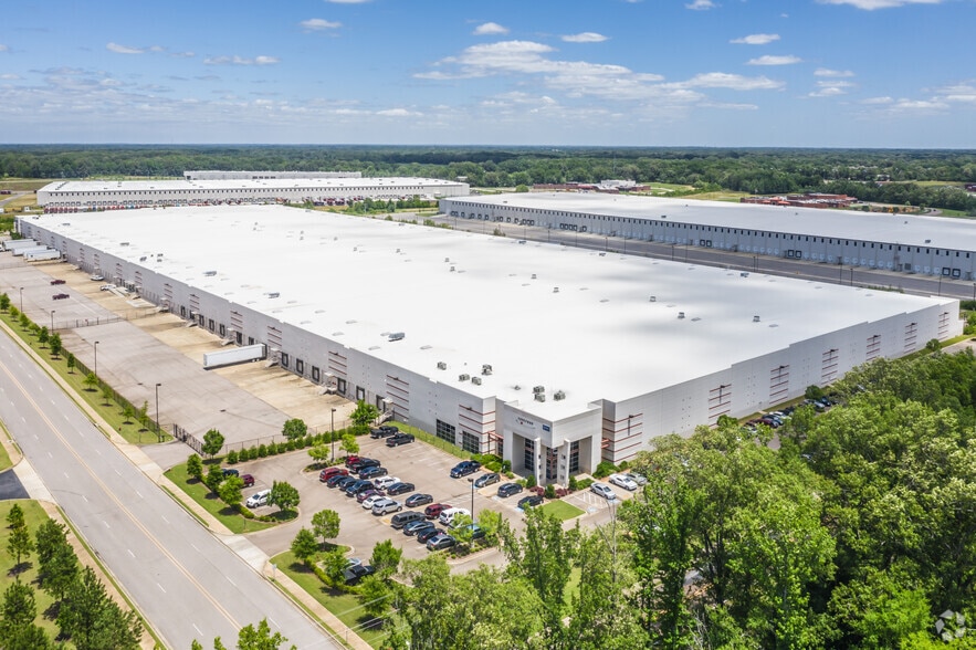 8740 Crossroads Dr, Olive Branch, MS for sale - Primary Photo - Image 1 of 1