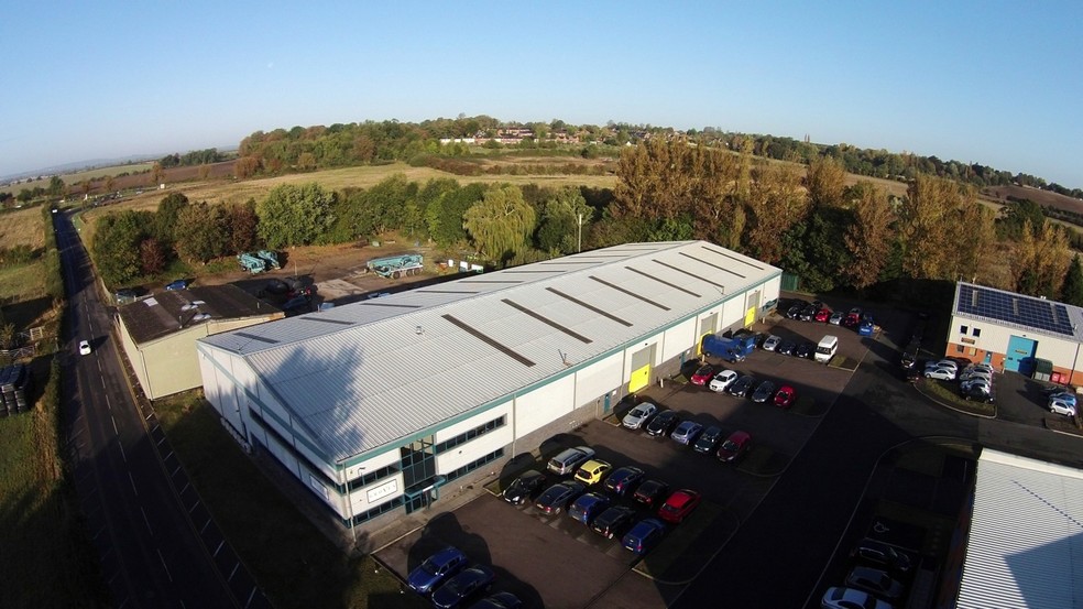 Drakes Dr, Long Crendon for sale - Primary Photo - Image 1 of 1