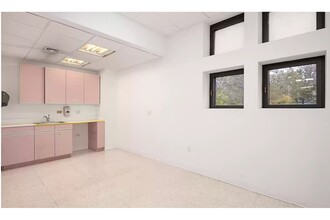 345 E 37th St, New York, NY for lease Interior Photo- Image 2 of 6