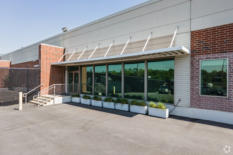 7100 Old Landover Rd, Landover, MD for lease - Building Photo - Image 2 of 10