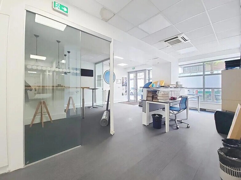 Office in Paris for sale - Interior Photo - Image 2 of 6