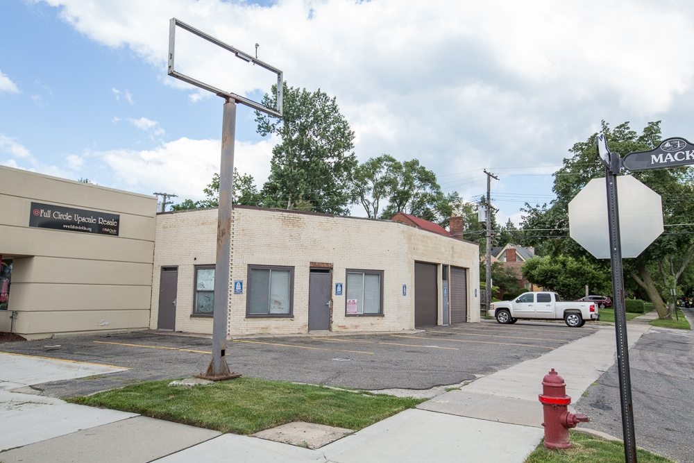 16624 Mack Ave, Grosse Pointe Park, MI for sale Primary Photo- Image 1 of 1