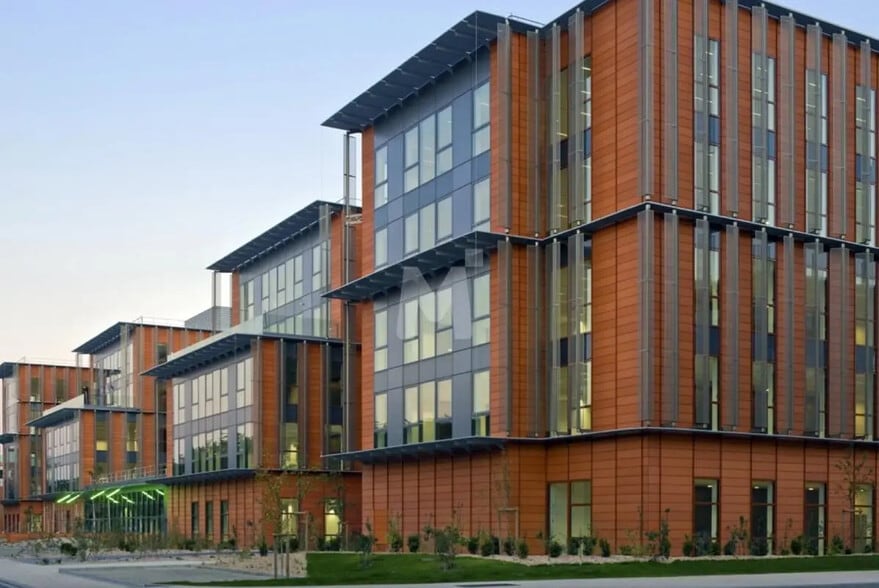 Office in Chevilly-Larue for lease - Building Photo - Image 2 of 9