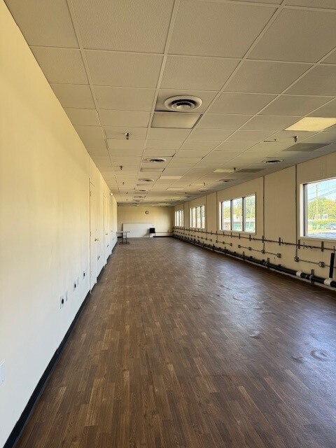 1 Johnson Dr, Raritan, NJ for lease Interior Photo- Image 1 of 1