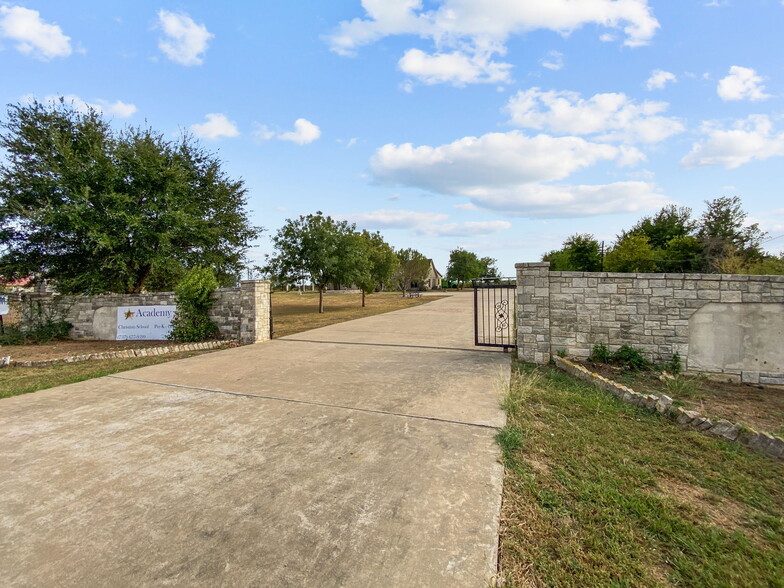 3787 E US Highway 290, Paige, TX for sale - Building Photo - Image 2 of 46