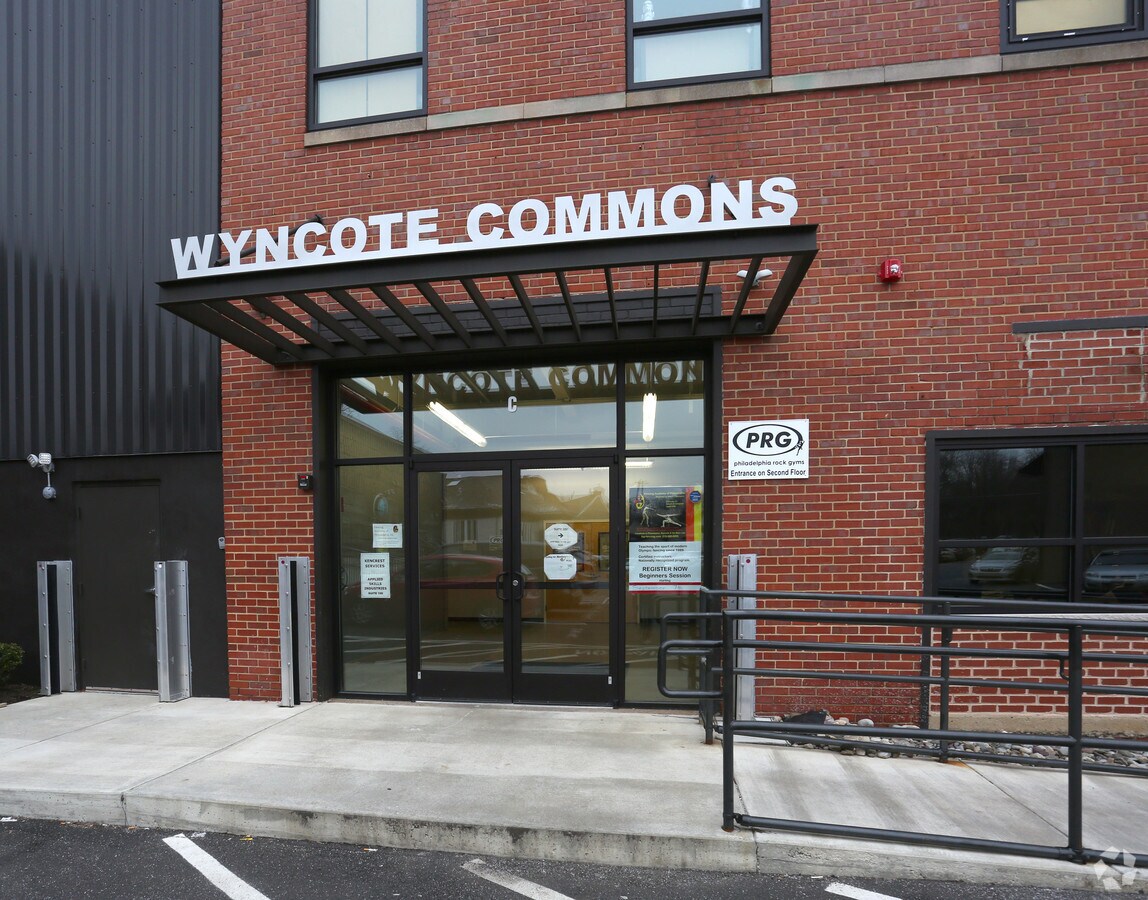 827 Glenside Ave, Wyncote, PA 19095