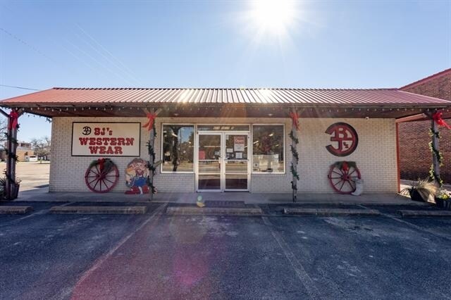 410 W 5th St, Clifton, TX for sale Primary Photo- Image 1 of 1