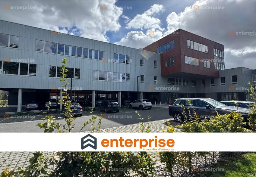 Office in Villeneuve-d'Ascq for lease - Building Photo - Image 1 of 1