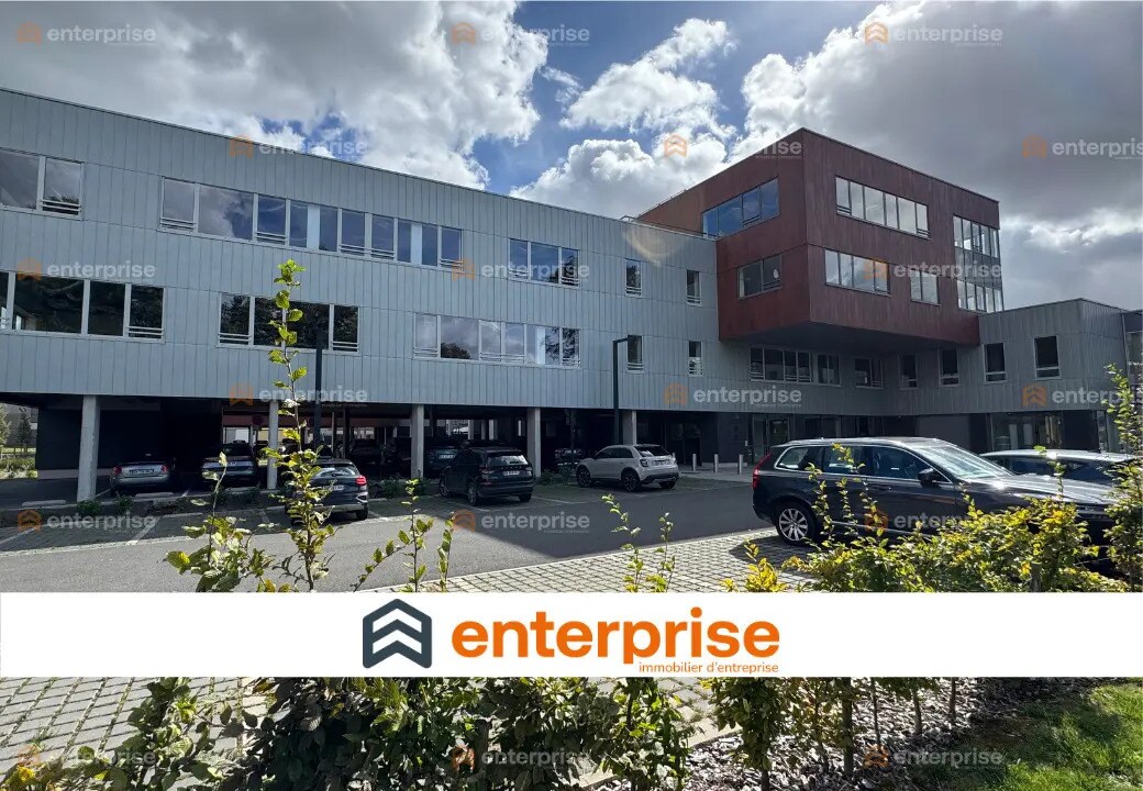 Office in Villeneuve-d'Ascq for lease Building Photo- Image 1 of 2