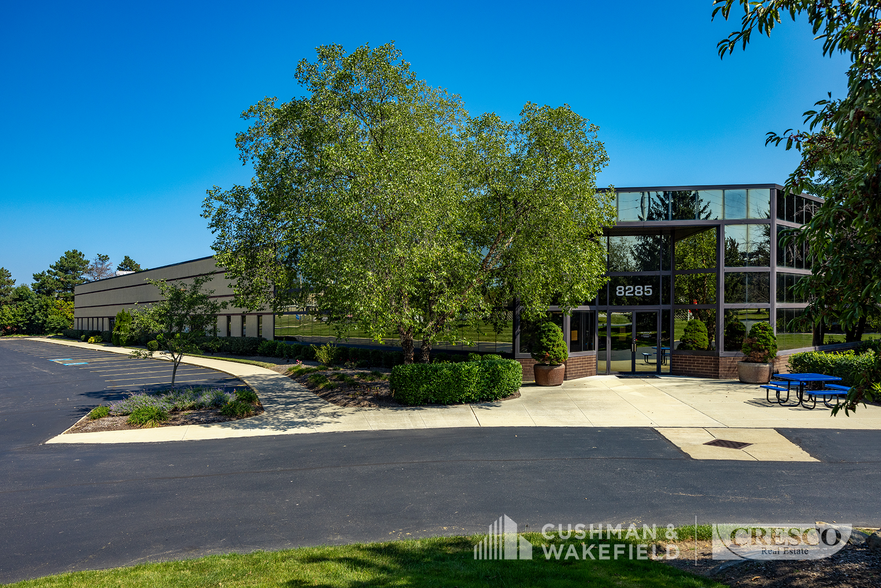 8285-8295 Darrow Rd, Twinsburg, OH for lease - Building Photo - Image 1 of 12