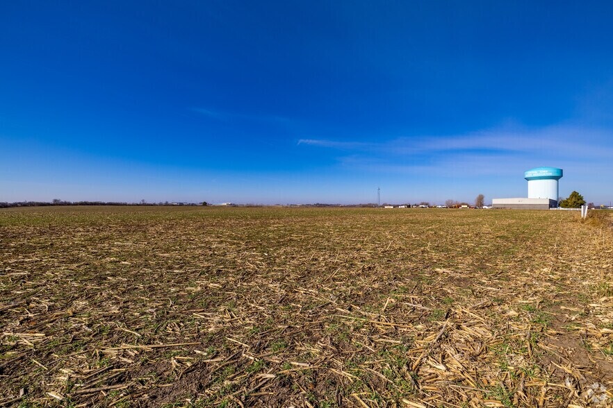 I-80, Newton, IA for sale - Primary Photo - Image 1 of 2
