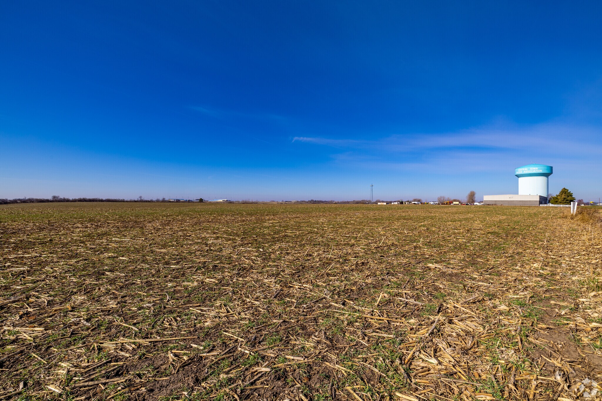 I-80, Newton, IA for sale Primary Photo- Image 1 of 3