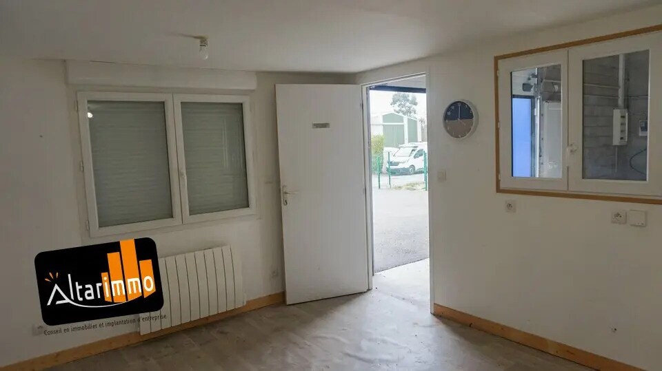 Flex in Champhol for lease - Interior Photo - Image 3 of 4