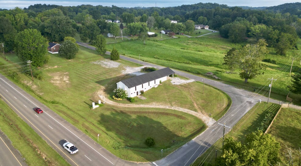 401 Richardson St, Etowah, TN for sale - Building Photo - Image 2 of 14