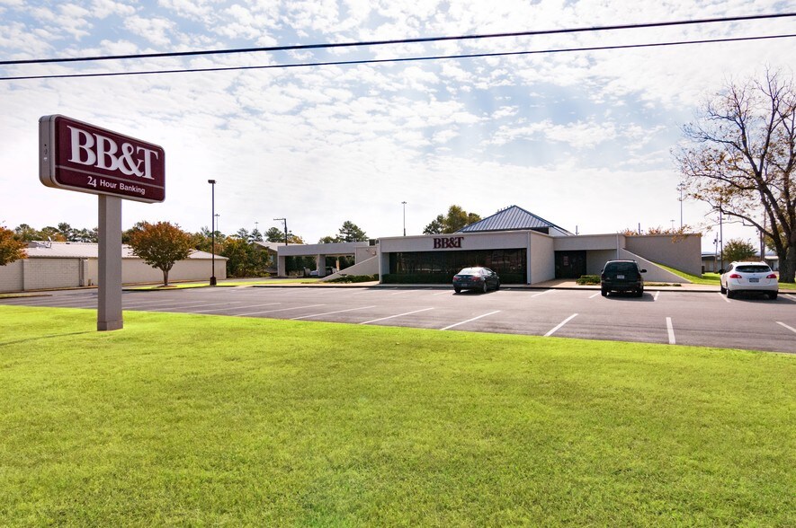 404 Hamric Dr E, Oxford, AL for sale - Building Photo - Image 1 of 1