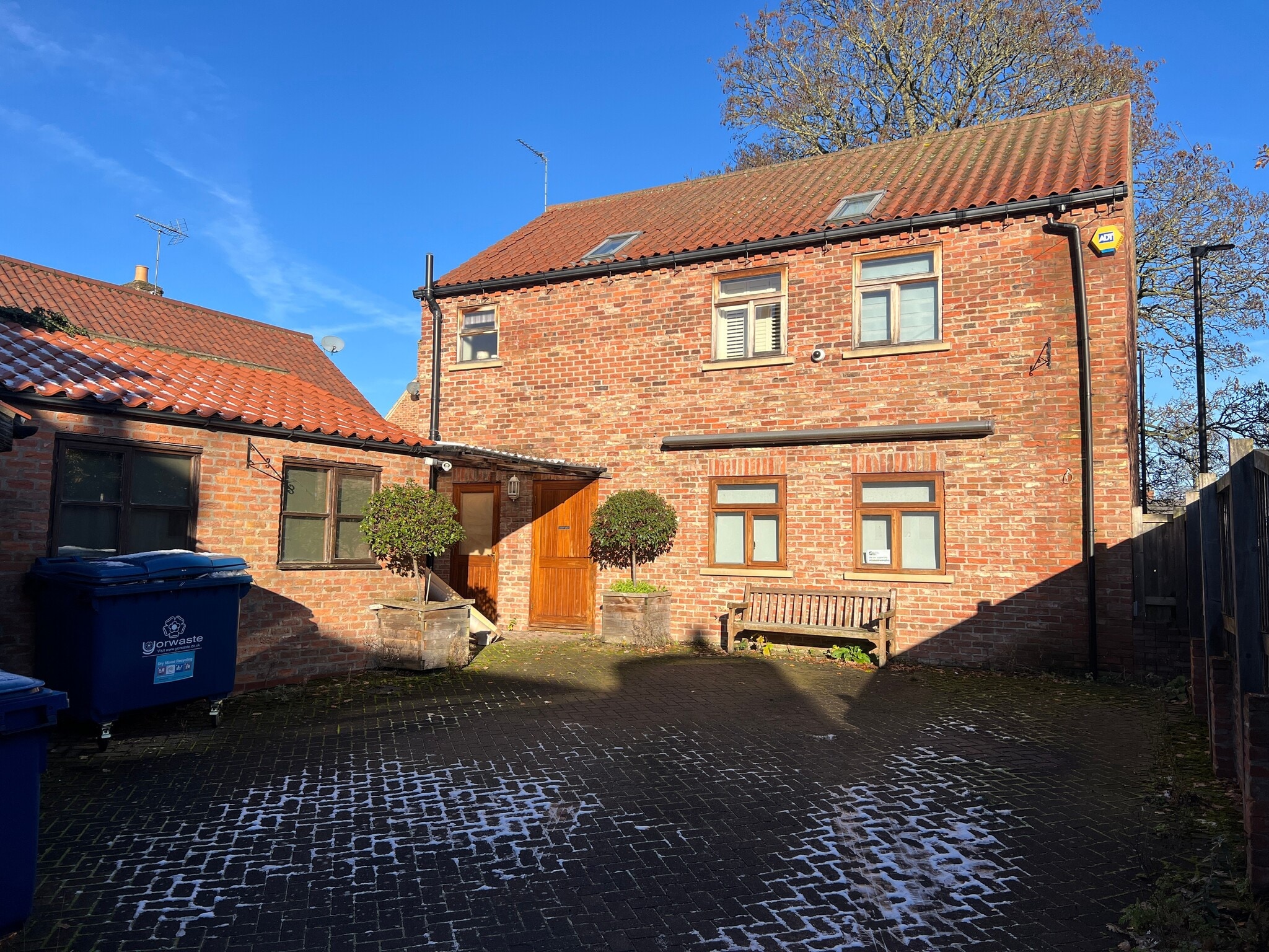 136A Long St, Easingwold for sale Primary Photo- Image 1 of 2