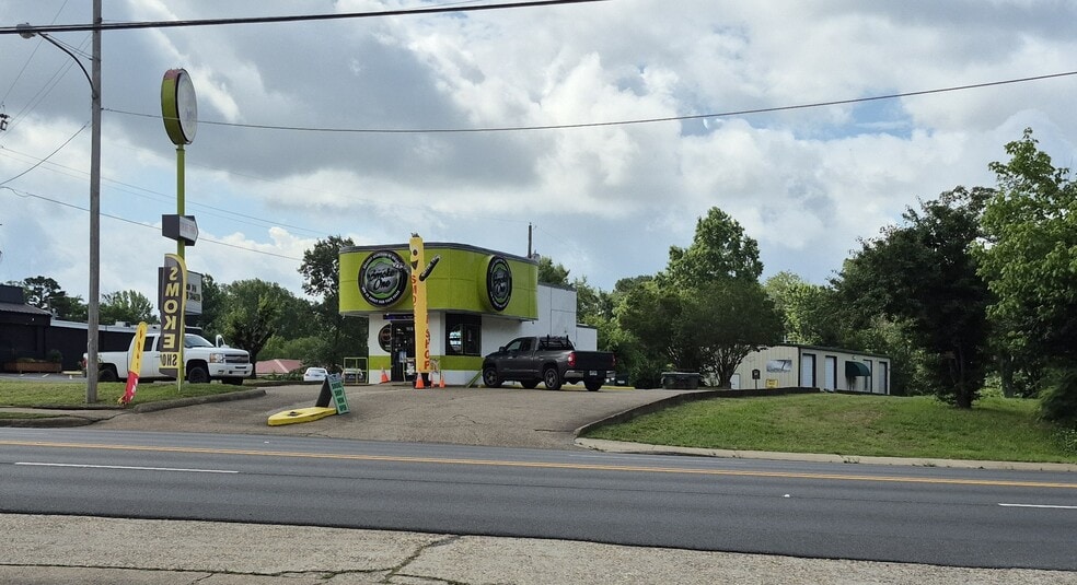 1201 & 1205 Albert Pike Road portfolio of 2 properties for sale on LoopNet.com - Building Photo - Image 1 of 3