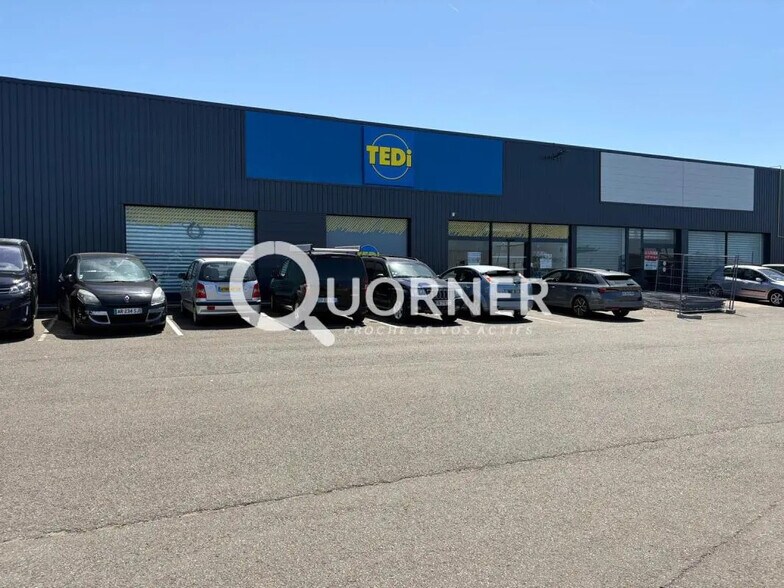 Retail in Vernouillet for lease - Building Photo - Image 2 of 5