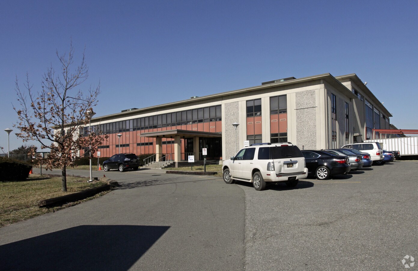 6367 Hook Rd, Bayonne, NJ 07002