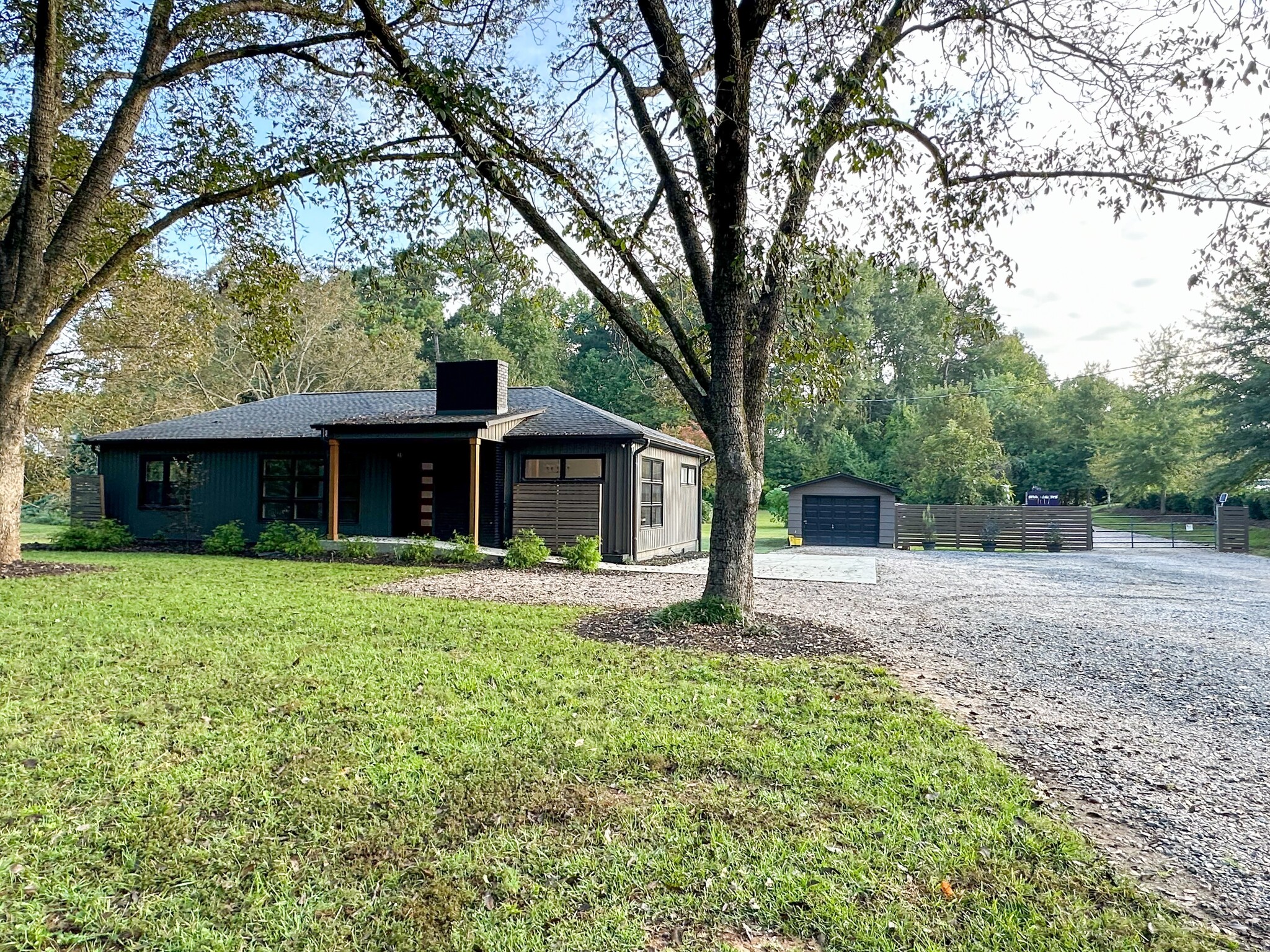 1942 Ebinport Rd, Rock Hill, SC for lease Building Photo- Image 1 of 3