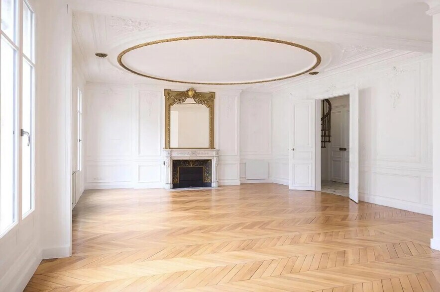 Office in Paris for lease - Interior Photo - Image 3 of 8