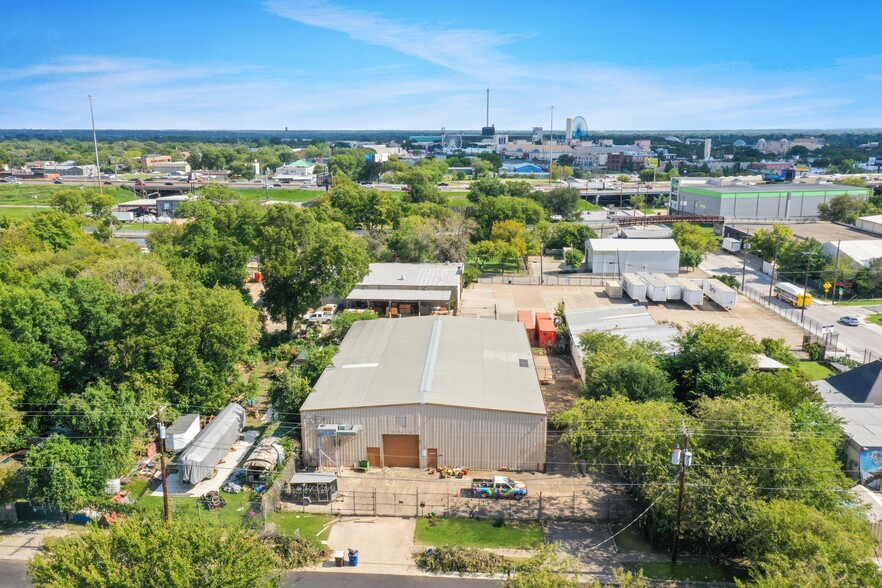 208 S. Haskell, Dallas 75226 portfolio of 3 properties for sale on LoopNet.com - Aerial - Image 1 of 8