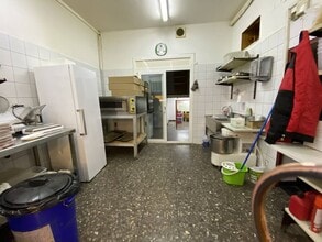 Retail in Barcelona, Barcelona for lease Interior Photo- Image 2 of 7