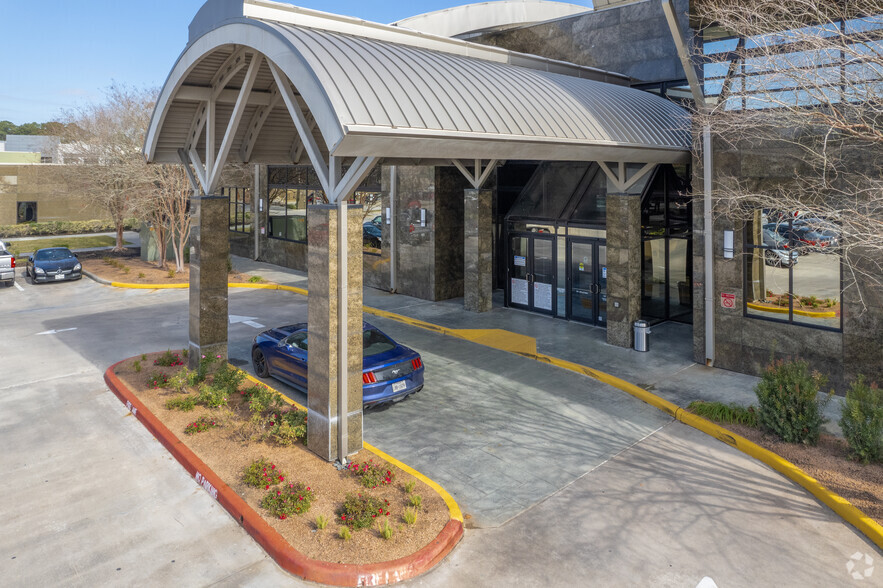 22710-22720 Professional Dr, Kingwood, TX for lease - Building Photo - Image 3 of 4