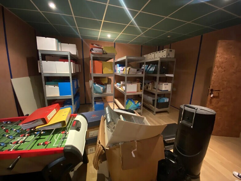 2 Rue De Rastignac, La Chapelle-Saint-Mesmin for lease - Interior Photo - Image 2 of 17